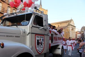 Desfile inaugural de Peñas - Toro enmaromado 2022 - Peña Trevinca