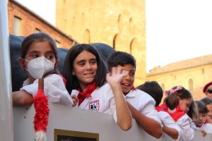 Desfile inaugural de Peñas - Toro enmaromado 2022 - Peña Trevinca