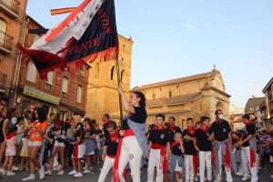 Desfile inaugural de Peñas - Toro enmaromado 2022 - Peña Garrafón