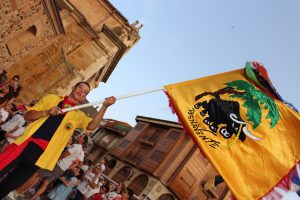 Desfile inaugural de Peñas - Toro enmaromado 2022 - Peña Paridon