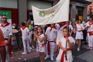 Desfile inaugural de Peñas - Toro enmaromado 2022 - Peña Badenes